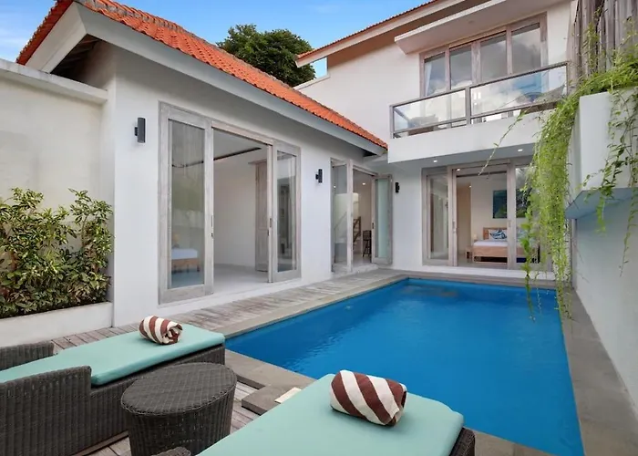 6br Twin In Prime Location *